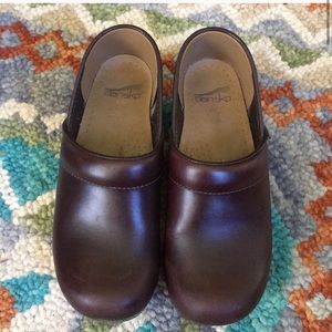 Dankso Leather Clogs